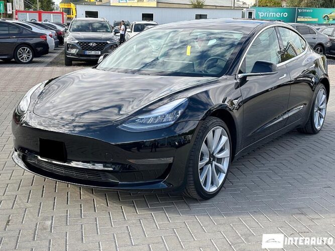 Tesla Model 3 29 interauto-car