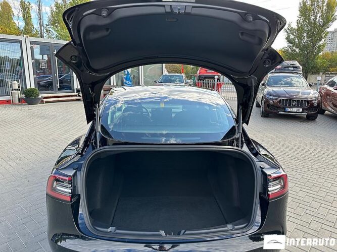 Tesla Model 3 45 interauto-car