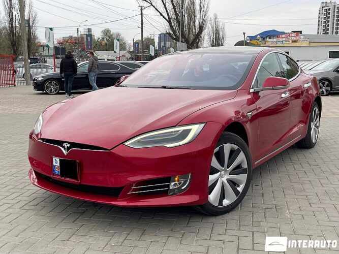 Tesla Model S 30 interauto-car