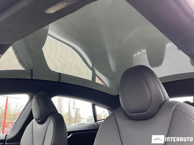 Tesla Model S 44 interauto-car