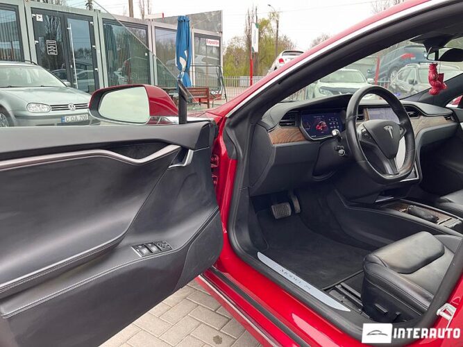 Tesla Model S 36 interauto-car