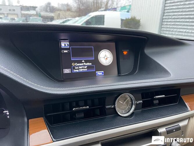 Lexus ES 300h 41 interauto-car