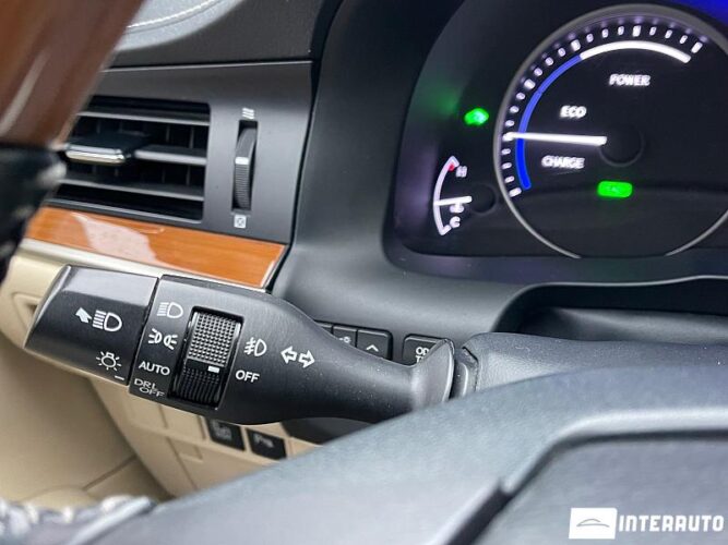 Lexus ES 300h 44 interauto-car