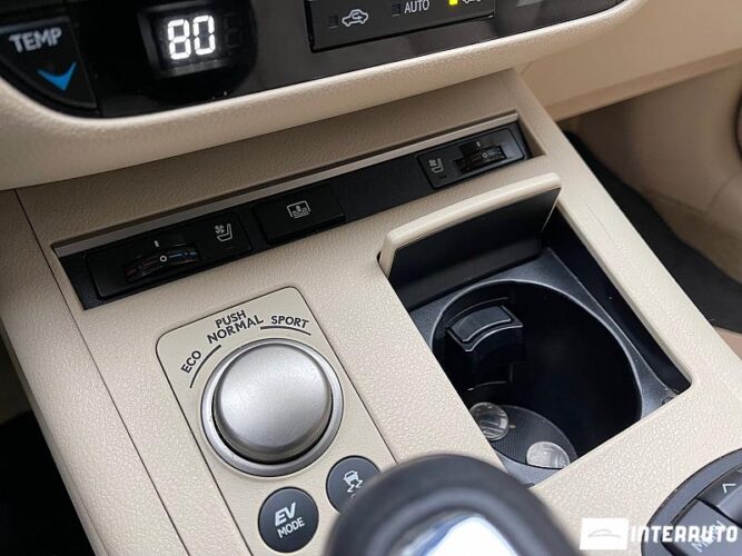 Lexus ES 300h 46 interauto-car