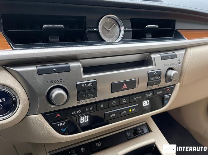 Lexus ES 300h 42 interauto-car