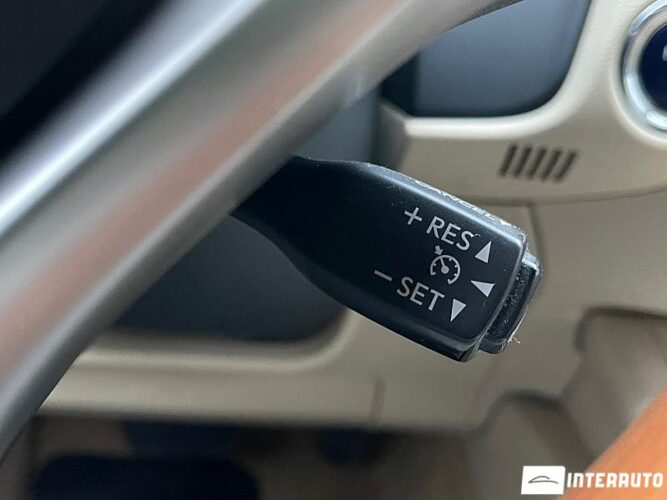 Lexus ES 300h 48 interauto-car