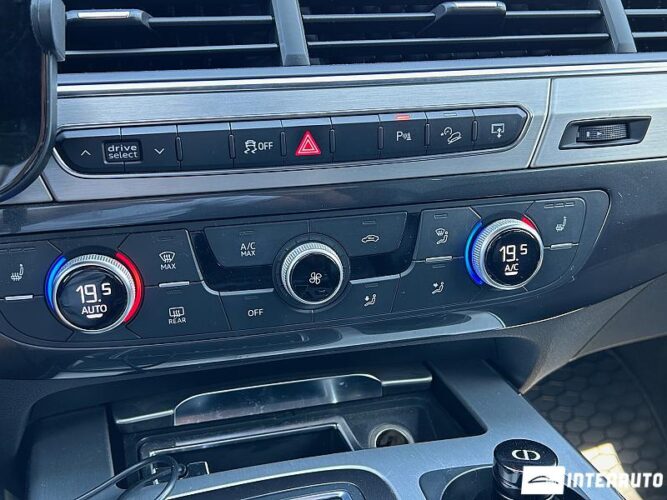 Audi Q7 44 interauto-car