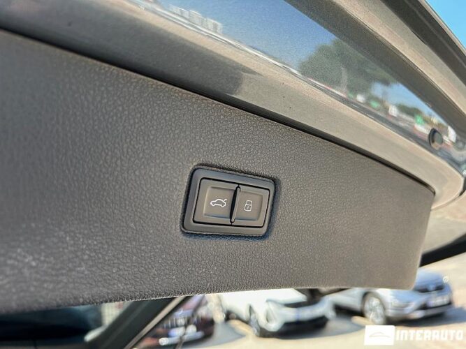 Audi Q7 49 interauto-car