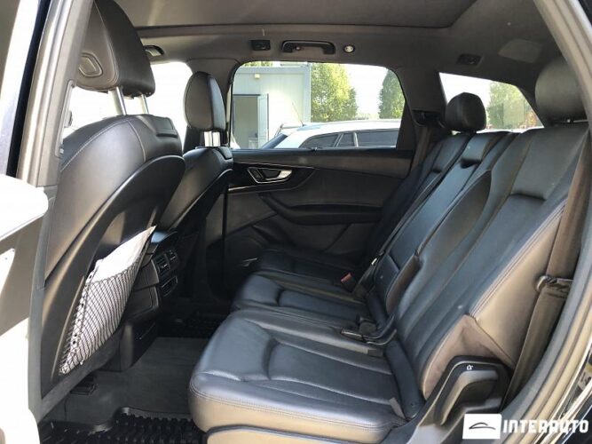Audi Q7 42 interauto-car