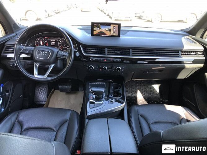 Audi Q7 40 interauto-car