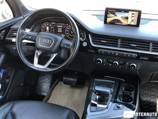 Audi Q7 44 interauto-car