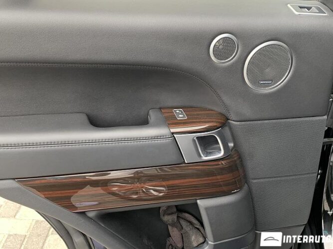 Land Rover Range Rover Vogue 47 interauto-car