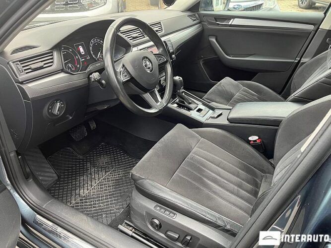 Skoda Superb 37 interauto-car