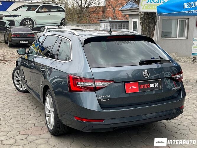 Skoda Superb 36 interauto-car