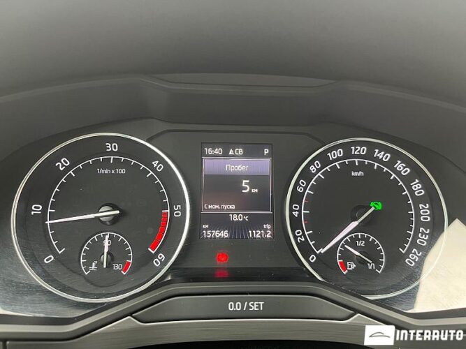 Skoda Superb 40 interauto-car