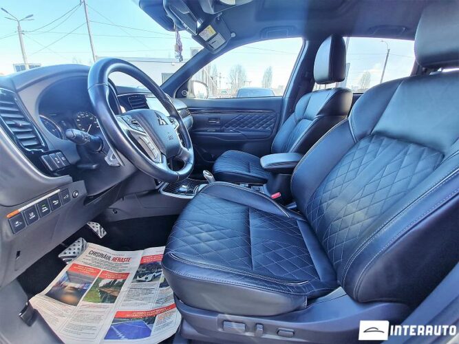 Mitsubishi Outlander 41 interauto-car