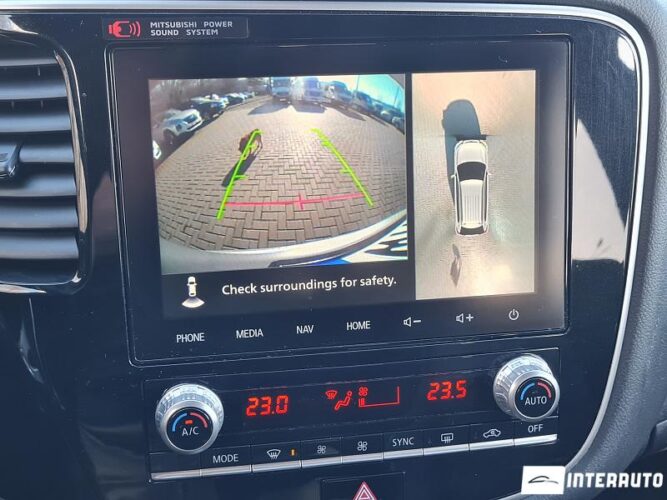 Mitsubishi Outlander 48 interauto-car