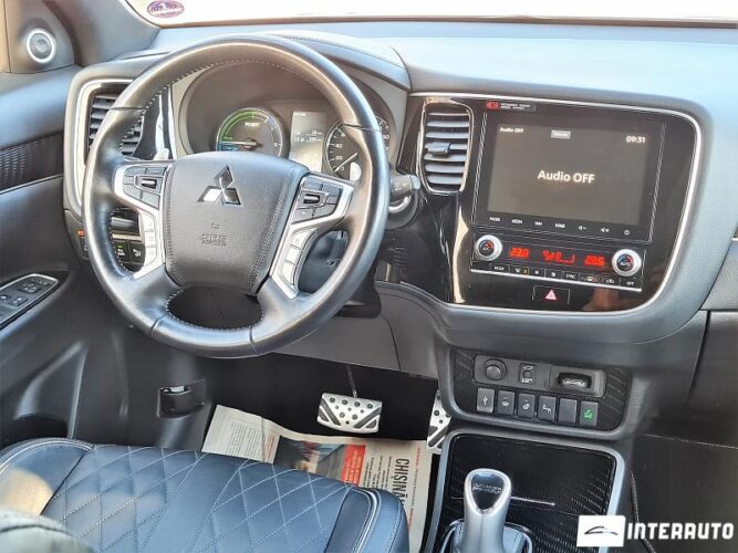 Mitsubishi Outlander 46 interauto-car