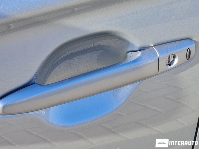 Mitsubishi Outlander 61 interauto-car
