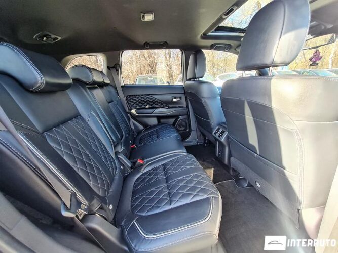 Mitsubishi Outlander 45 interauto-car