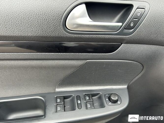 Volkswagen Golf 31 interauto-car