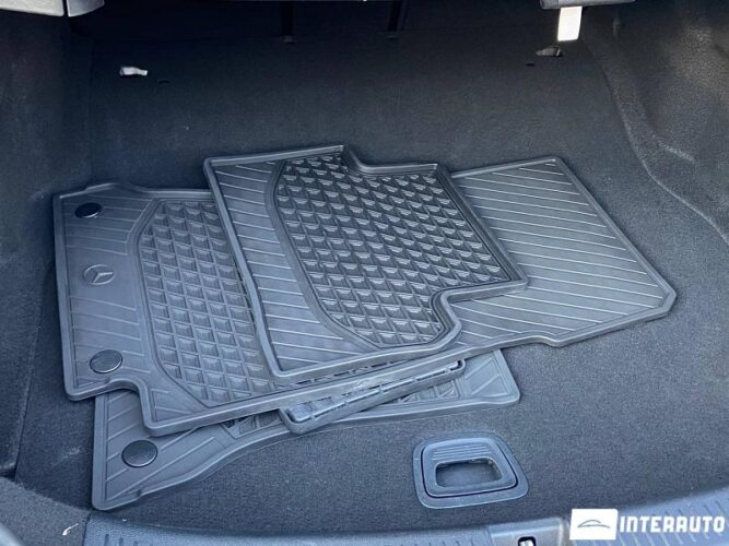 Mercedes E 220 52 interauto-car