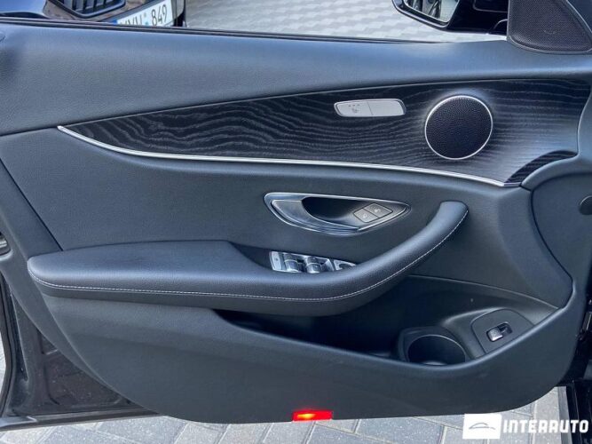 Mercedes E 220 37 interauto-car