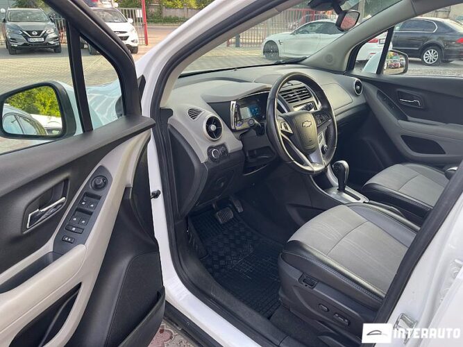Chevrolet Trax 37 interauto-car