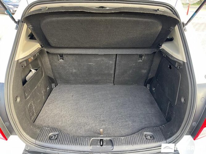 Chevrolet Trax 41 interauto-car