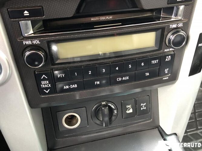 Toyota Land Cruiser Prado 50 interauto-car