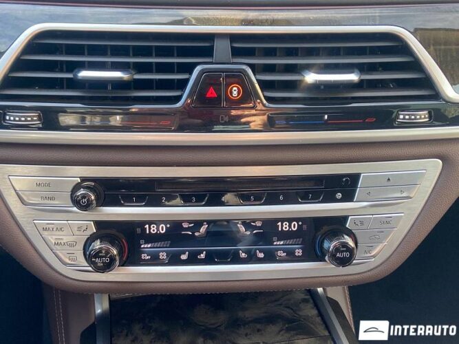 BMW 740e 43 interauto-car