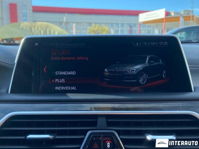 BMW 740e 40 interauto-car