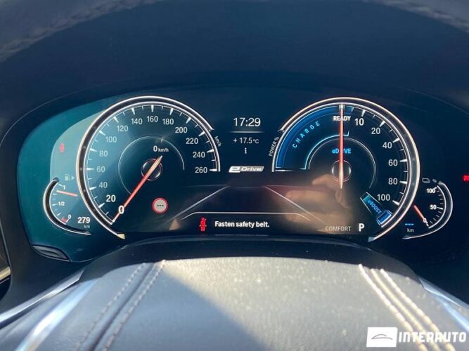 BMW 740e 38 interauto-car