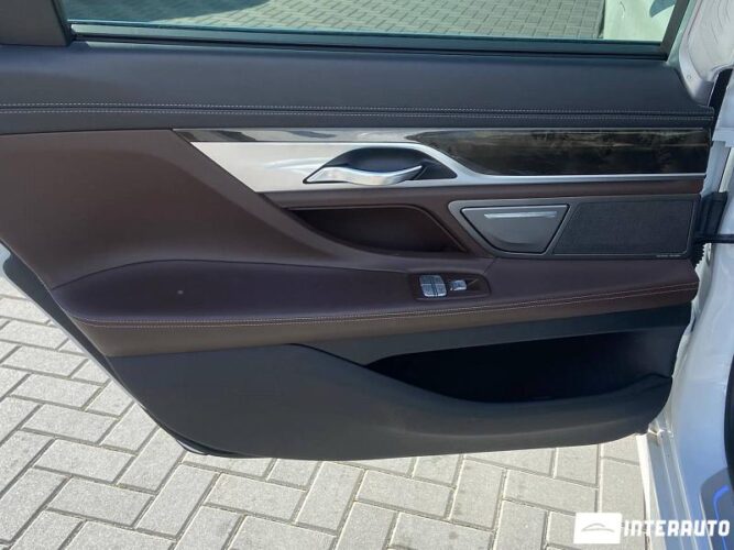 BMW 740e 48 interauto-car