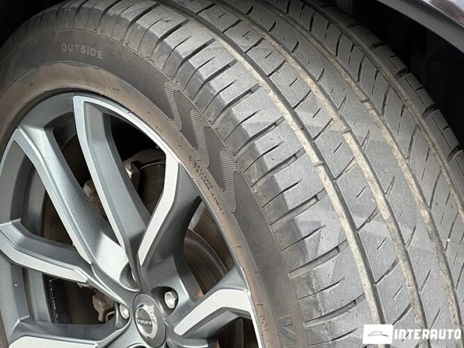 Volvo XC 90 42 interauto-car