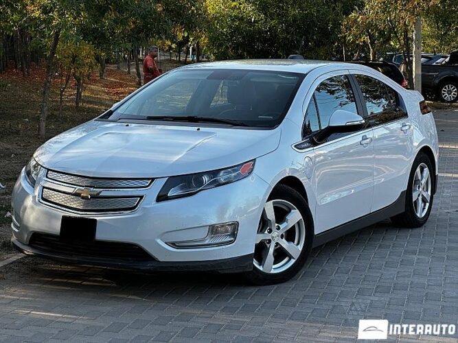 Chevrolet Volt 30 interauto-car