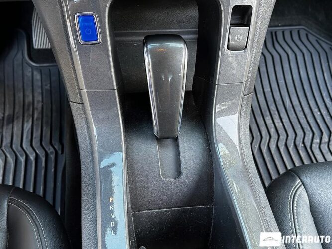 Chevrolet Volt 41 interauto-car
