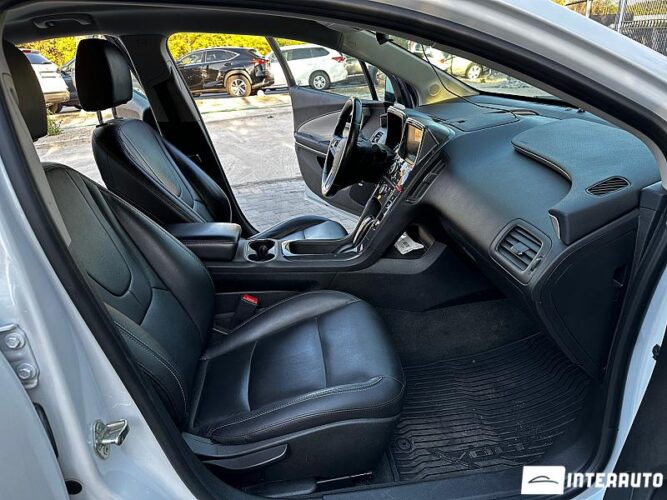 Chevrolet Volt 33 interauto-car