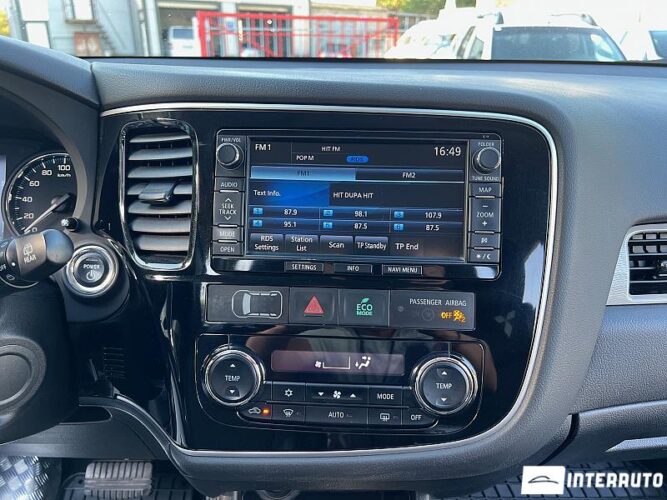 Mitsubishi Outlander 38 interauto-car