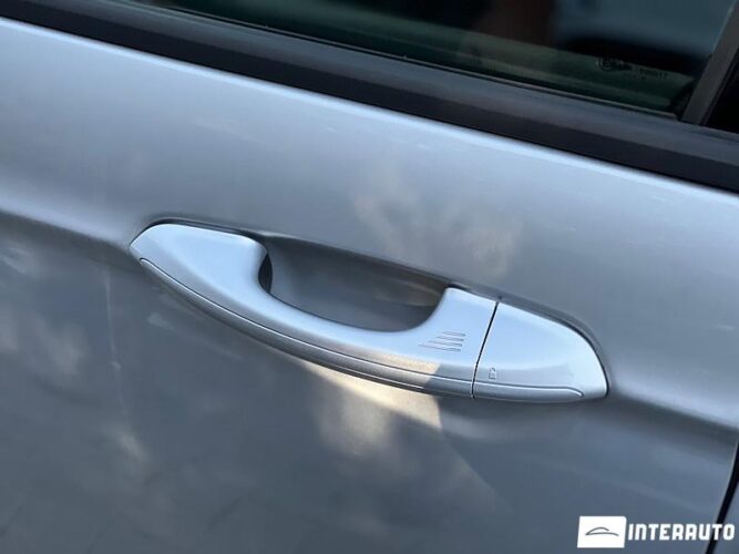 Ford Mondeo 33 interauto-car