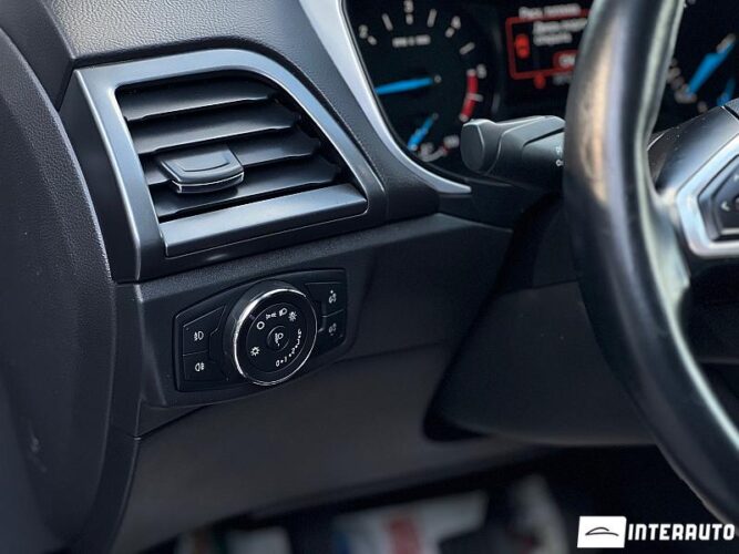 Ford Mondeo 35 interauto-car