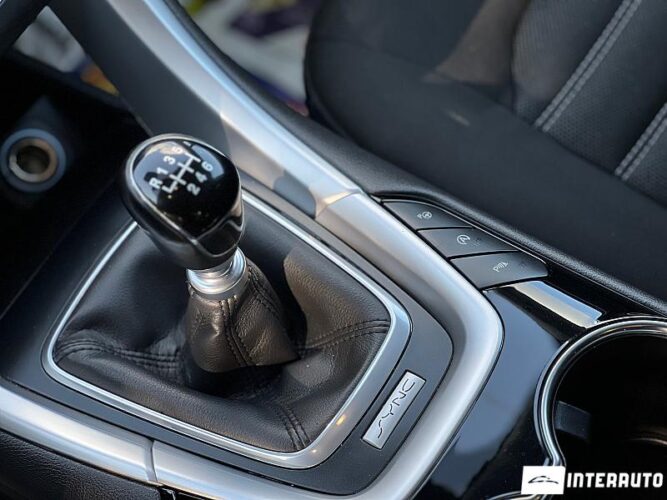 Ford Mondeo 40 interauto-car