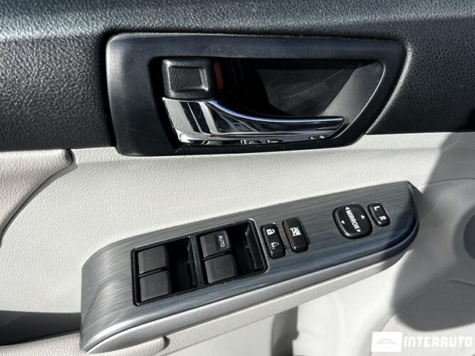 Toyota Camry 44 interauto-car