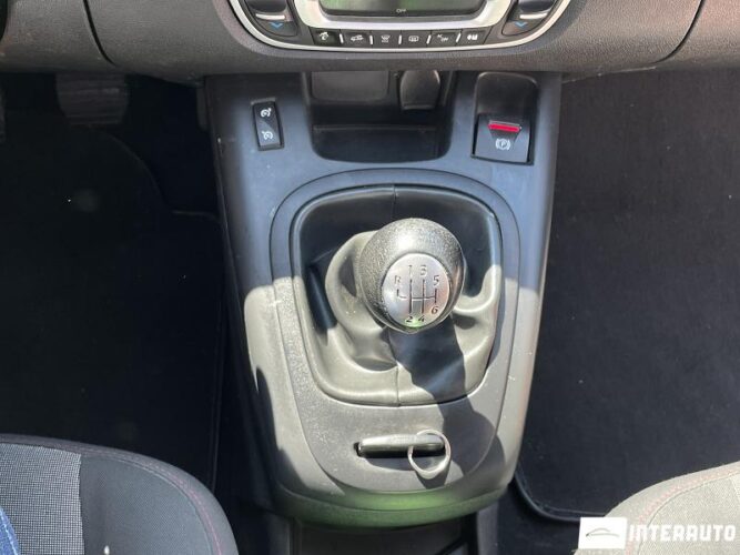 Renault Grand Scenic 44 interauto-car