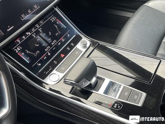 Audi A8 65 interauto-car