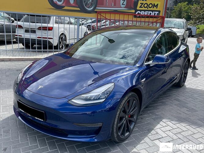 Tesla Model 3 24 interauto-car