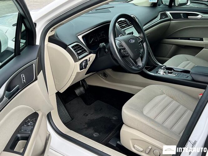 Ford Fusion 34 interauto-car