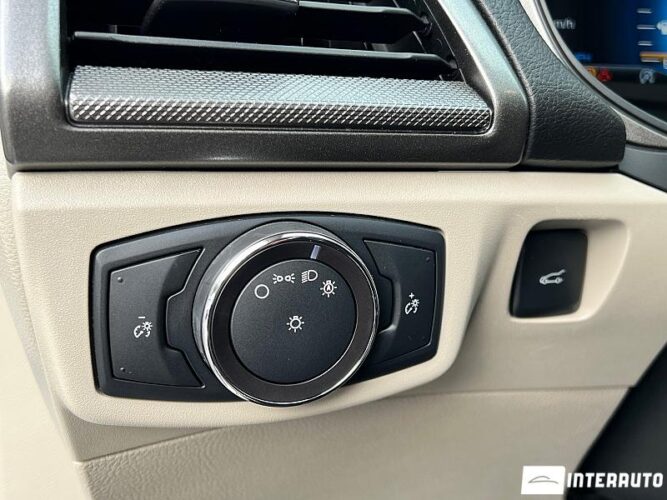 Ford Fusion 39 interauto-car