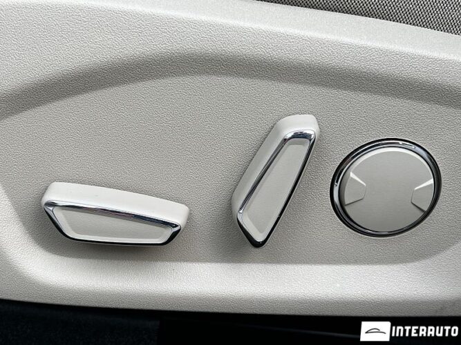 Ford Fusion 41 interauto-car