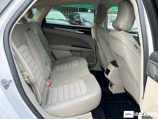 Ford Fusion 44 interauto-car